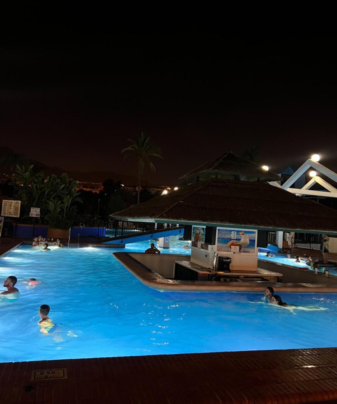 Benal Beach Apartment 베날마데나코스타 외부 사진